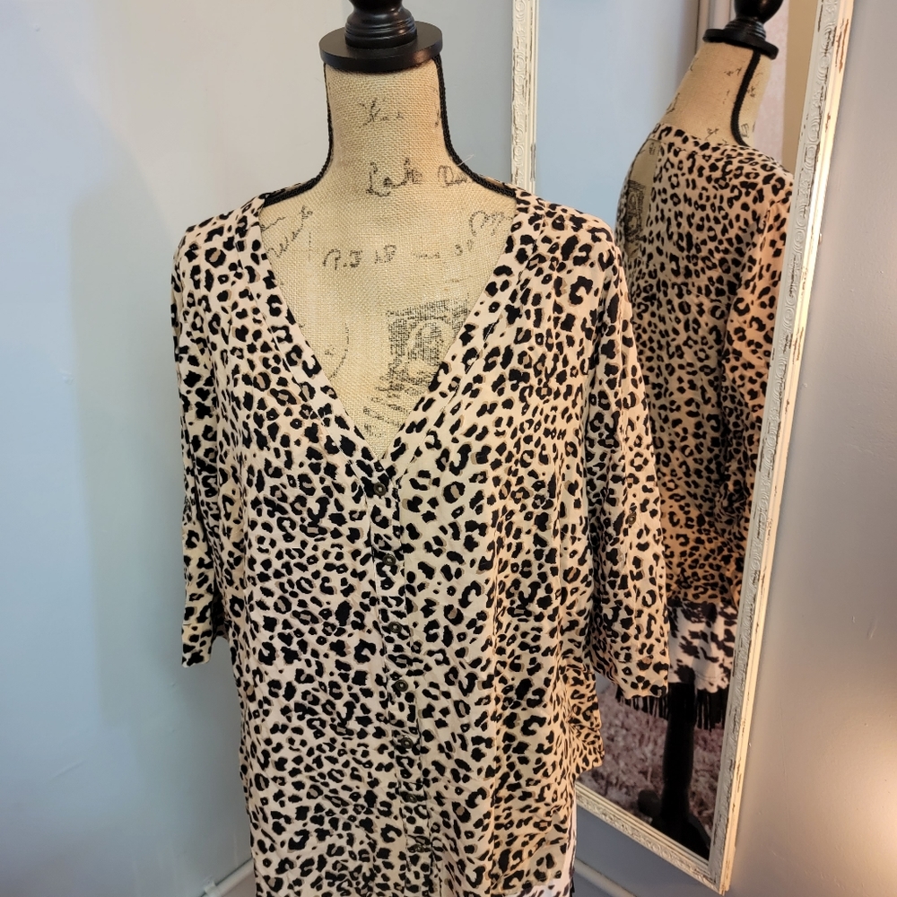 Torrid size 2 leopard 3/4 sleeve top